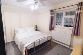 1 Bedroom Flat close to Slough Train Station